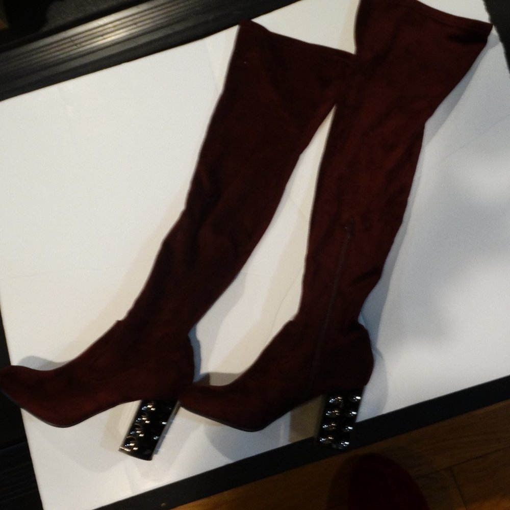 Women's OVER-THE-KNEE Carlos Santana Wine Suede Boots Size 8 Pre-Owned - Picture 1 of 6